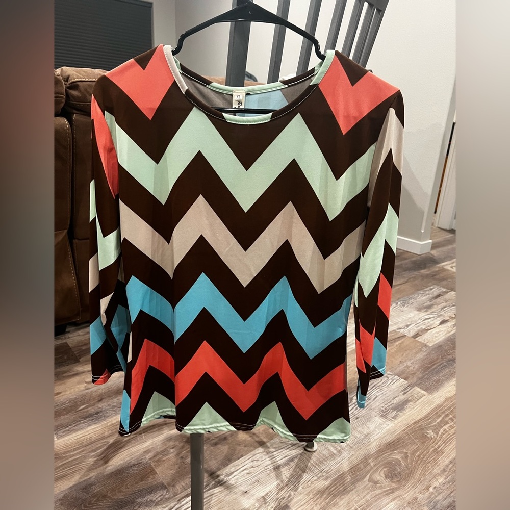 Women’s 3/4 sleeve dress shirt Size XL fits more like a Small/Medium